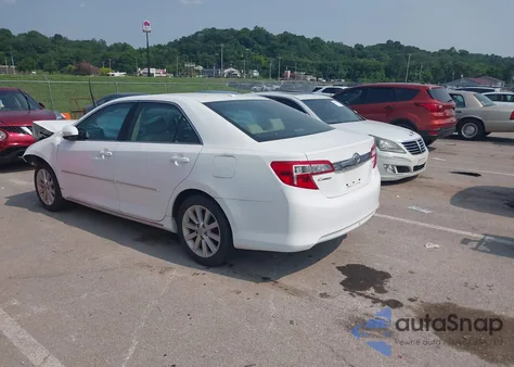 2013 Toyota Camry Xle z USA, uszkodzony, nr VIN 4T1BF1FK3DU714379